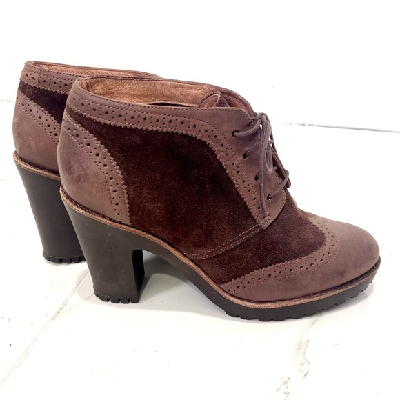 Sperry Brown Ankle Booties with Wingtip Design - Picture 1 of 7